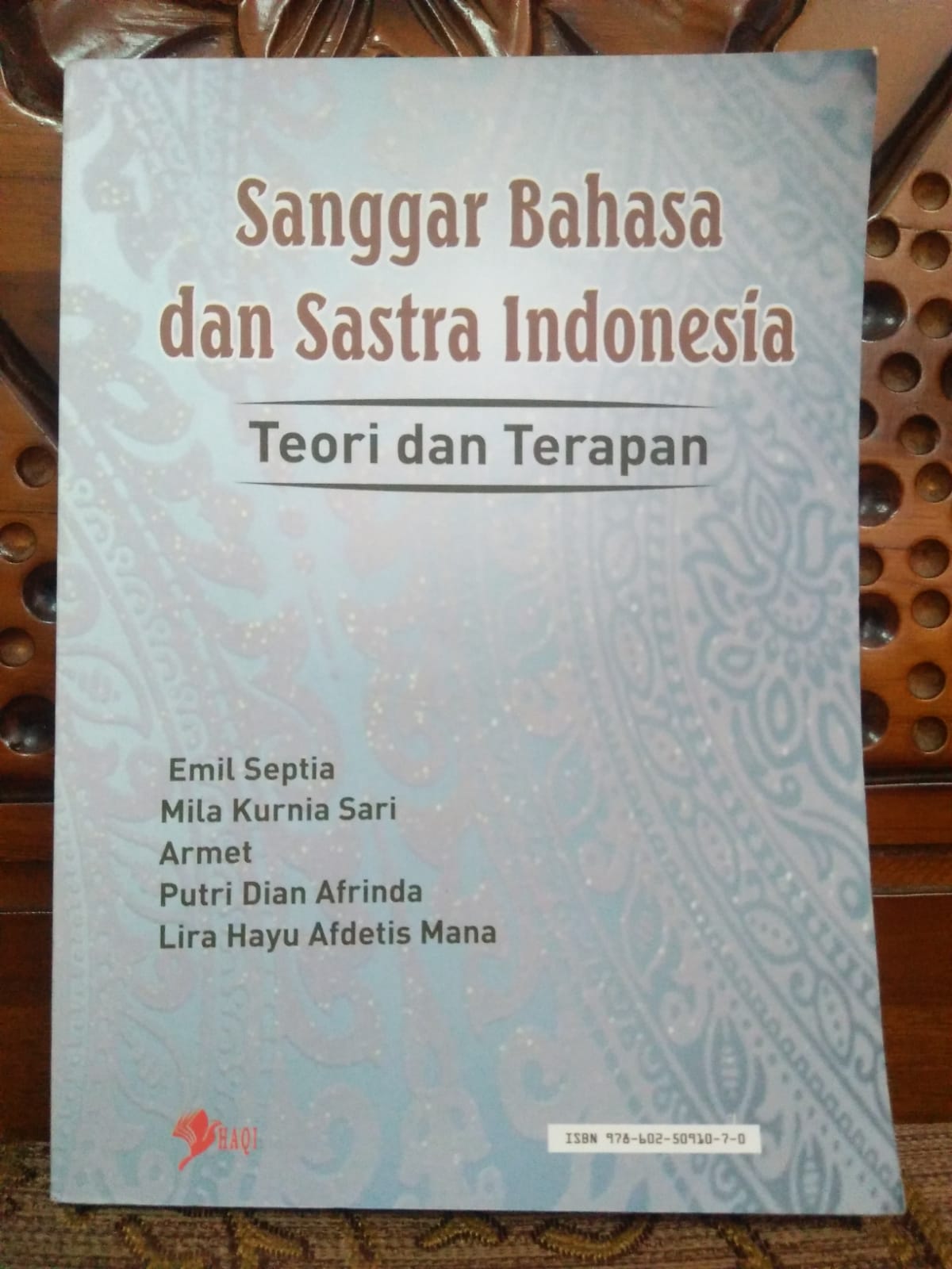 Sanggar bahasa dan sastra : teori dan terapan